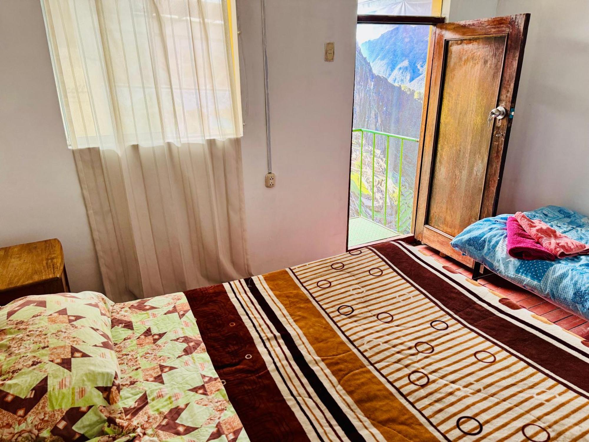 Ukumari Hostel Cuzco Esterno foto